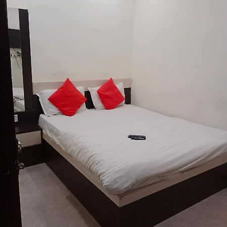 Hotel Nahta Palace Ujjain Bagian luar foto